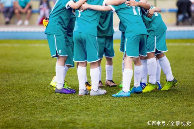决战巅峰！阿森纳发布欧冠决赛海报：赖斯、厄德高相拥庆祝